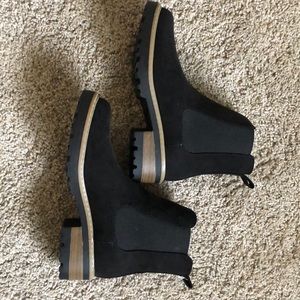 Never worn Target Universal Thread booties